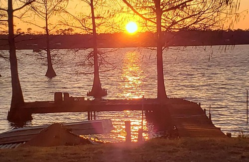 Dry Creek RV Rental | Lake front lot for rent.