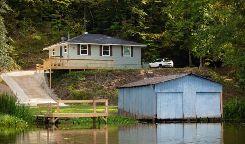Goodsprings House | Lake House