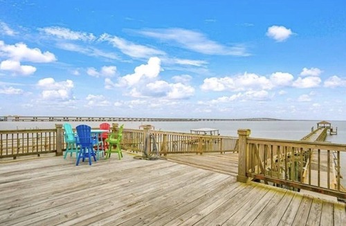 Slidell House | Lake Life - Fishing and crabbing directly on Lake Pontchartrain