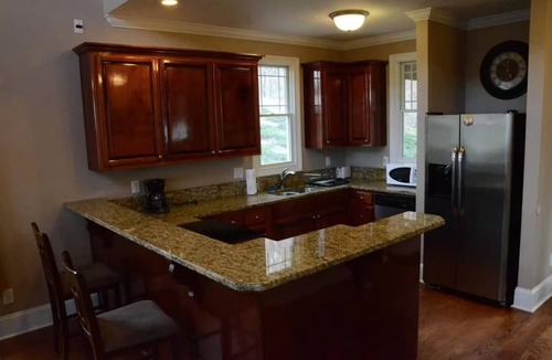 Dadeville Cabin | Lake Martin- Gorgeous Lake Cabin across from Chucks Marina with Boat Slip