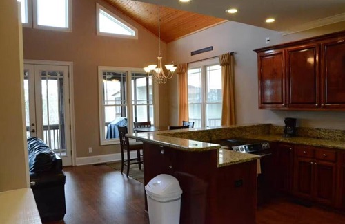 Dadeville Cabin | Lake Martin- Gorgeous Lake Cabin across from Chucks Marina with Boat Slip