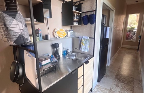 Plant City Apartment | Lake-Themed Private Guest Suite Gated Community Pet Friendly Near I-4
