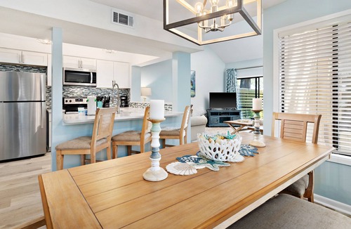 Sandestin House | Lake View ~ Private Patio ~ Golf Cart ~ Community Pool