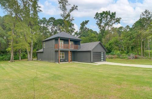 Lone Star House | Lake-View Retreat w/Games & Yard in Daingerfield
