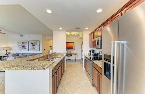 Lakewood Ranch Condo | Lake Views | Over The Top Golf |