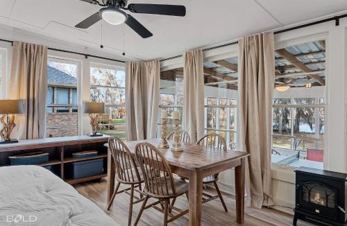Uncertain House | Lakefront Cabiin, Hot Tub, Private Lake Access