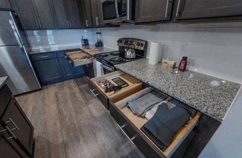 Lewisville Apartment | Lakefront Luxury King 1BR