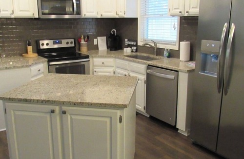 Hot Springs Village House | Lakefront with kayaks and private dock. Pet friendly, nearby dog park