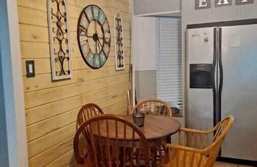 Lone Oak House | Lakeside Bliss 1 Hr. from Dallas