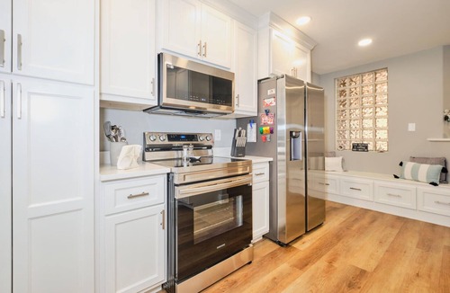 Tropical Cove Condo | Lakeside Breeze at Lexington CC Lake Village