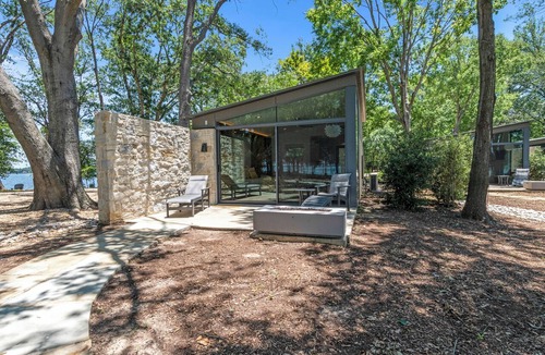 Malakoff Cottage | Lakeside Cottage stunning lake views, pool, and pickleball court