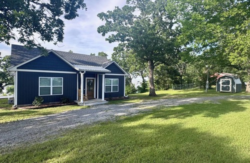 McAlester Cottage | Lakeview cottage with paved access, near boat ramp and only 10 mins from town!