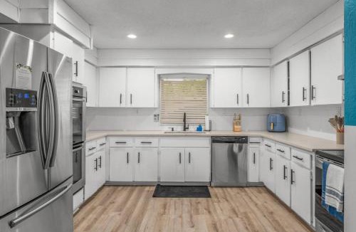 Fruitland Park House | Lakeview with Shuffleboard Table and Wildlife Spotting