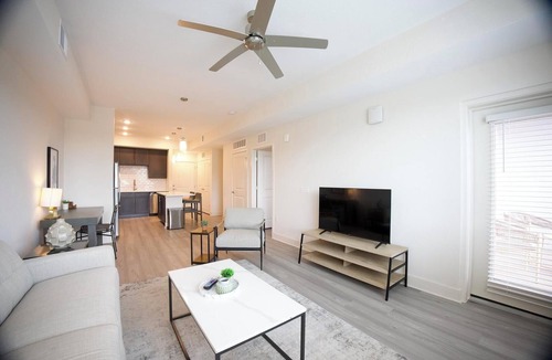 Palmetto Apartment | Landing | Amazing 1BD, Gym, Clubhouse