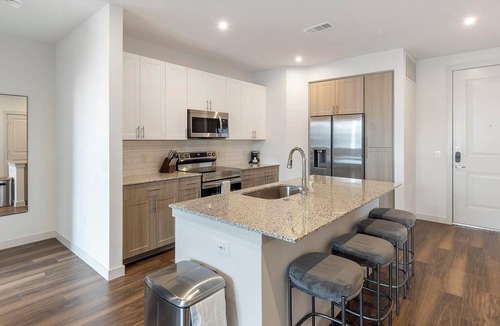 Fate Apartment | Landing | Amazing 2BD, Clubhouse, Gym