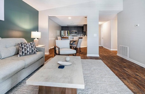 Biloxi Apartment | Landing | Amazing 2BD, Pool, Gym