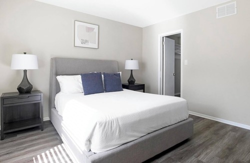 Homewood Apartment | Landing | Amazing 1BD, Gym, Clubhouse