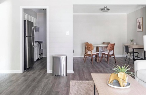 Homewood Apartment | Landing | Amazing 1BD, Gym, Clubhouse