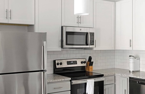 Sand Ridge Apartment | Landing | Beautiful 1BD, Yoga Studio, Pool