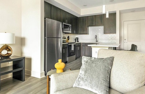 Palmetto Apartment | Landing | Beautiful 1BD, Gym, Clubhouse