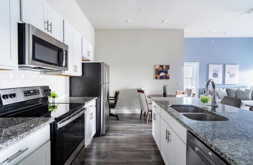 Harvey Apartment | Landing | Beautiful 2BD, Clubhouse, Gym