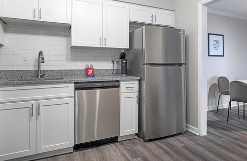 Homewood Apartment | Landing | Beautiful 2BD, Gym, Pool