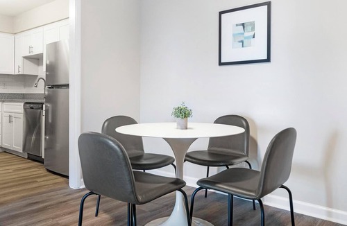Homewood Apartment | Landing | Beautiful 2BD, Gym, Pool