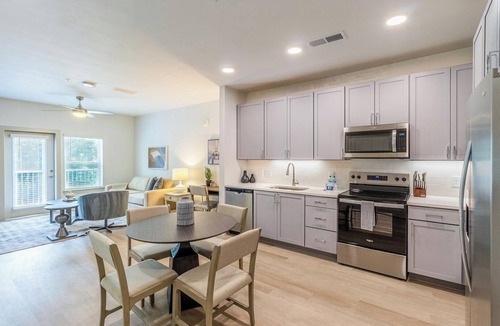 Santa Rosa Beach Apartment | Landing | Chic 1BD, Pool, Gym
