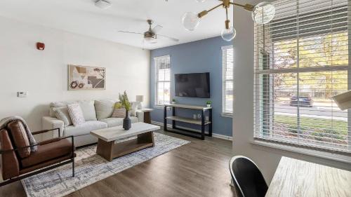 Sand Ridge Apartment | Landing Chic 1BD Gym Clubhouse