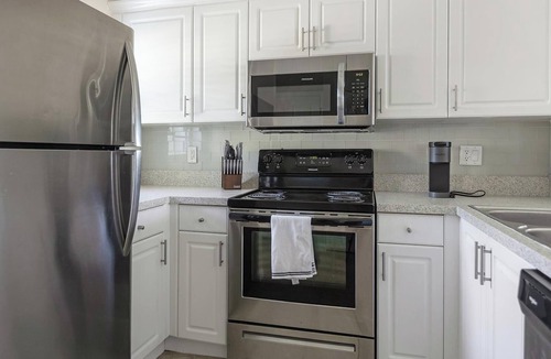 North Port Apartment | Landing | Chic 1BD, Tennis Court, Courtyard