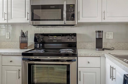 North Port Apartment | Landing | Chic 1BD, Tennis Court, Courtyard