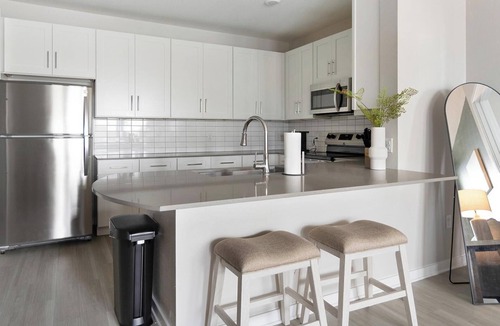 Sun City Center Apartment | Landing | Chic 2BD, Gym