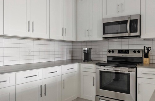 Sun City Center Apartment | Landing | Chic 2BD, Gym