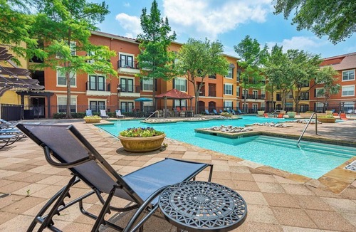 Las Colinas Apartment | Landing | Incredible 1BD, Clubhouse