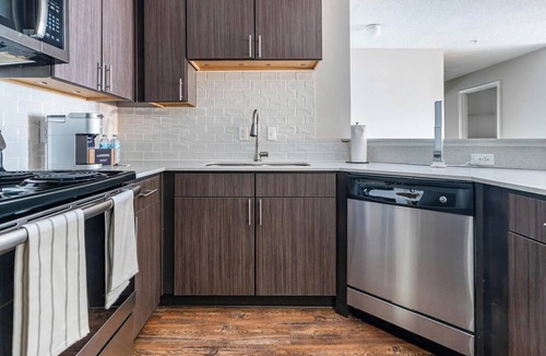 Biloxi Apartment | Landing | Incredible 2BD, Pool, Gym