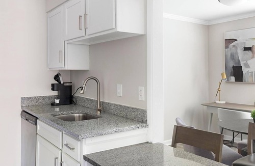 Homewood Apartment | Landing | Modern 1BD, Gym, Pool