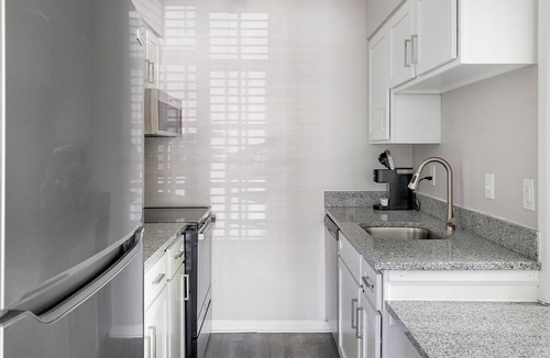 Homewood Apartment | Landing | Modern 1BD, Gym, Pool