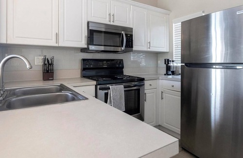 North Port Apartment | Landing | Modern 1BD, Gym, Tennis Court