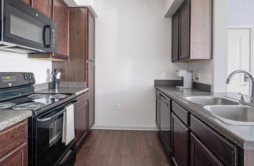Northeast Houston Apartment | Landing | Modern 1BD, Game Room, Clubhouse