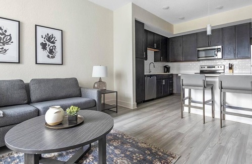 Palmetto Apartment | Landing | Modern 1BD, Gym, Clubhouse