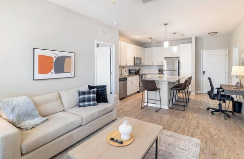 Land O' Lakes Apartment | Landing | Modern 2BD, Gym, Clubhouse