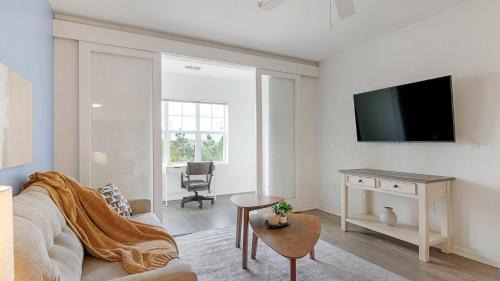 Apopka Apartment | Landing Modern 2BD Gym Clubhouse