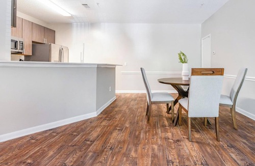 Biloxi Apartment | Landing | Modern 3BD, Pool, Gym
