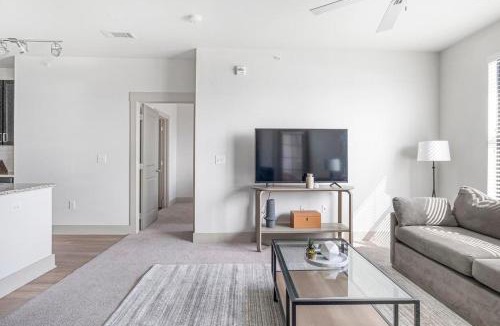 Crestline Heights Apartment | Landing Modern Apartment with Amazing Amenities (ID3573X92)