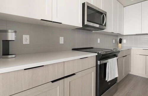 Fort Myers Apartment | Landing | Modern 1BD, Gym, Clubhouse