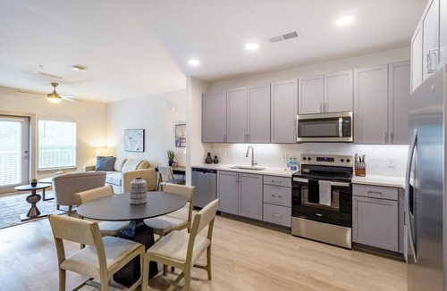 Santa Rosa Beach Apartment | Landing | Modern 1BD, Pool, Gym