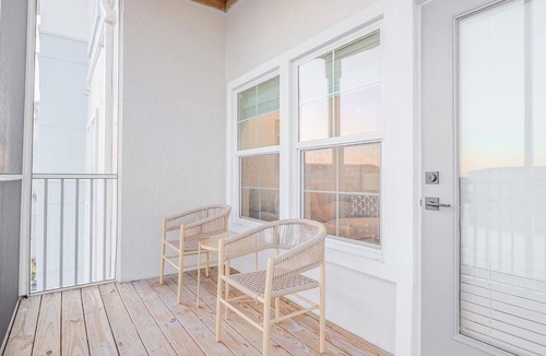 Fort Myers Apartment | Landing | Spectacular 1BD, Pool