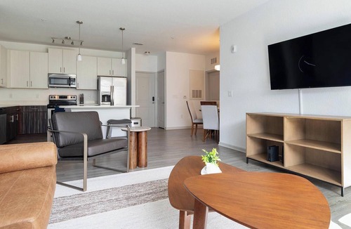 Fairvilla Apartment | Landing | Spectacular 2BD, Gym, Clubhouse
