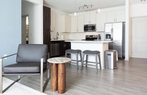 Fairvilla Apartment | Landing | Spectacular 2BD, Gym, Clubhouse