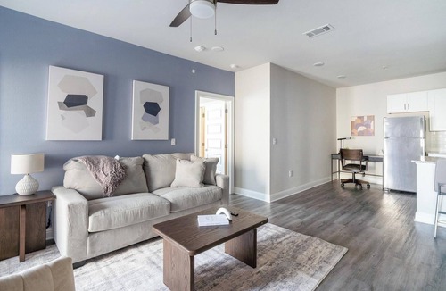 Harvey Apartment | Landing | Spectacular 2BD, Clubhouse, Gym